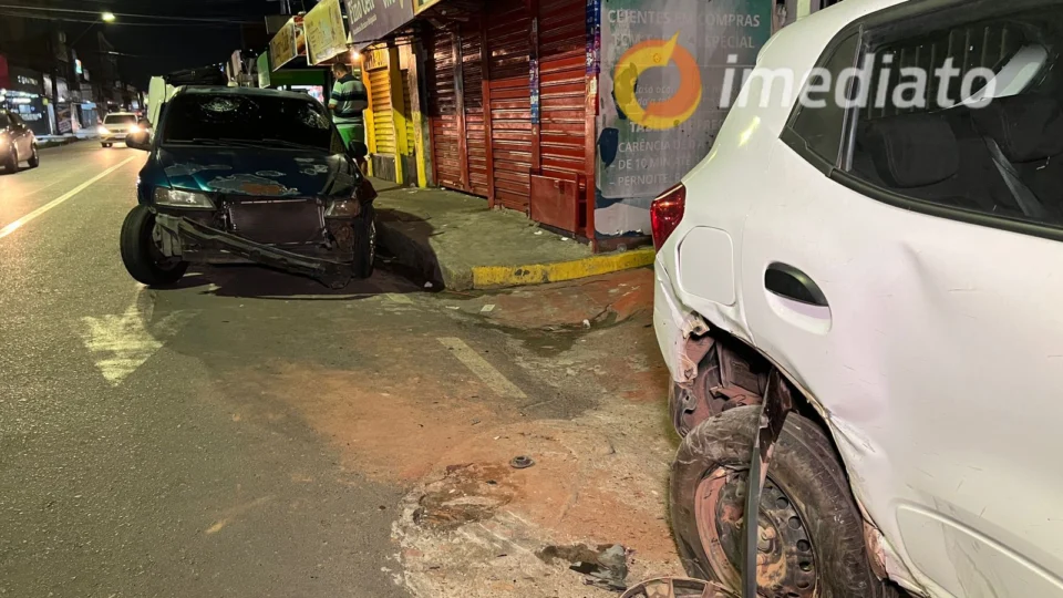 Colisão entre veículos deixa trânsito congestionado no Manoa