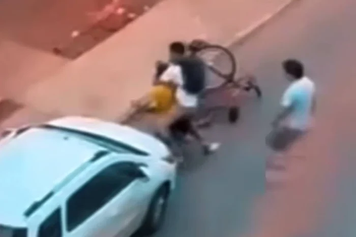 Veja Vídeo: homem leva mata-leão de vítima após tentar roubar celular