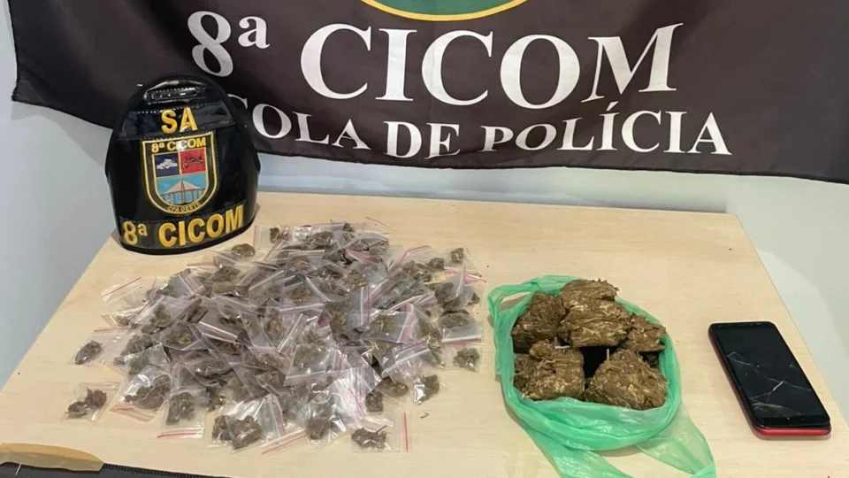 Polícia prende homem com 200 porções de maconha no bairro Compensa