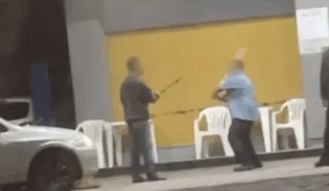 VEJA VÍDEO: frentista e cliente se agridem com pedaços de madeiras após confusão por combustível