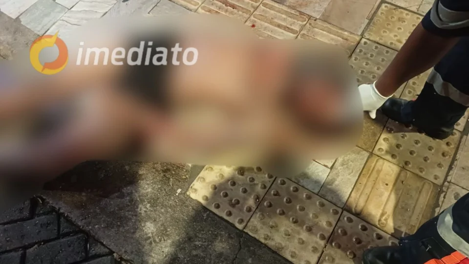 VÍDEO: Homem em situação de rua é espancado até a morte no Centro de Manaus