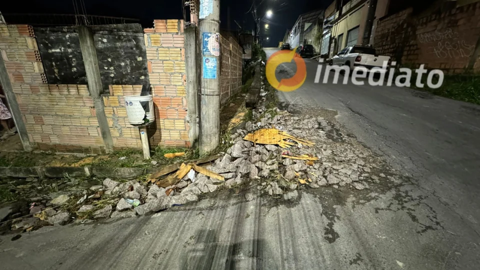 Moradores denunciam falta de infraestrutura em rua no bairro Colônia Terra Nova