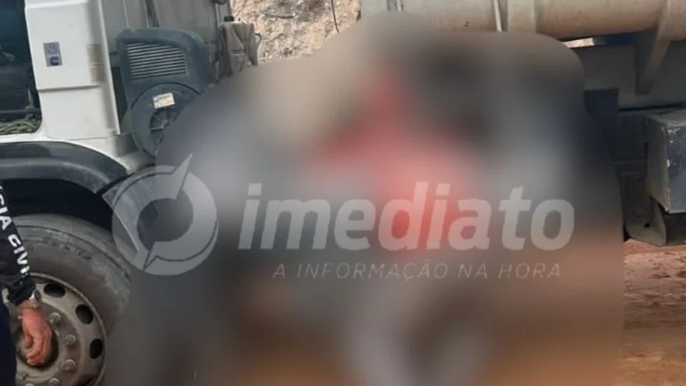 IMAGENS FORTES: trabalhador morre após ter cabeça esmagada por caçamba na AM-010
