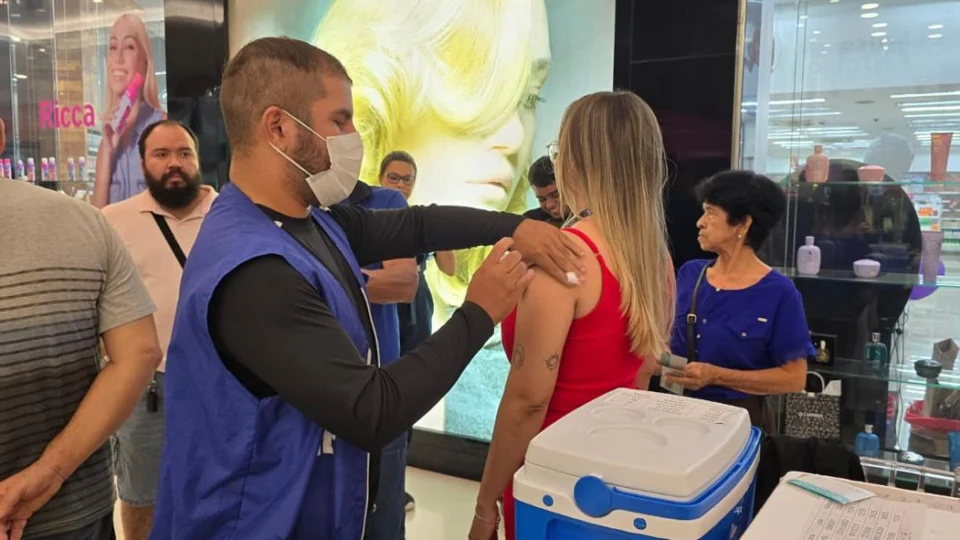 Shopping na zona oeste de Manaus realiza vacinação contra Influenza a partir desta quarta-feira