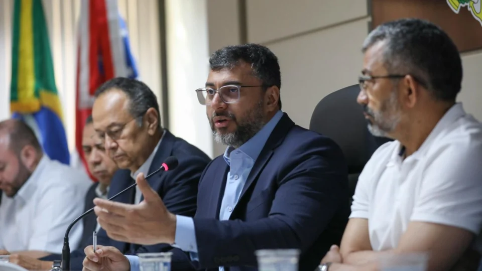 Wilson Lima assina contrato para construção de residencial do Amazonas Meu Lar em Iranduba