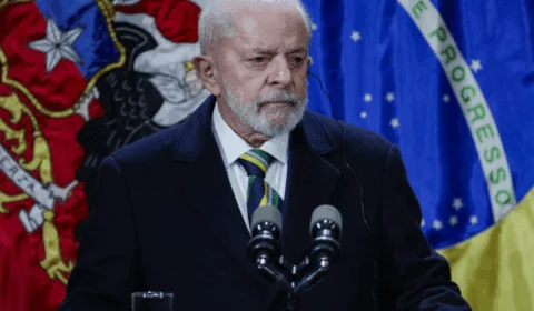 Após sofrer queda e cortar a nuca, Lula cancela viagem à Rússia