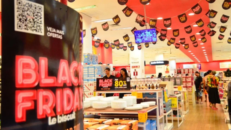 Black Friday: Shoppings de Manaus Estendem Horário para Atender Consumidores