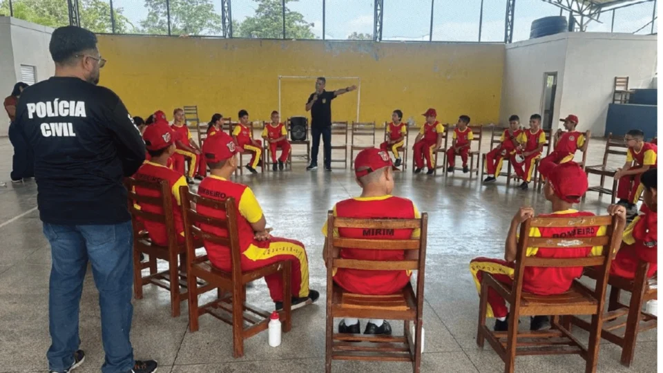 PC-AM e CBMAM realizam palestra sobre violência contra crianças e adolescentes em Humaitá