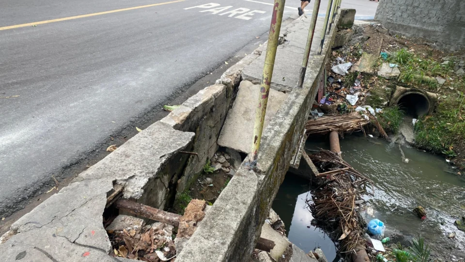 Moradores do Coroado pedem conclusão de obras na avenida Beira-Mar