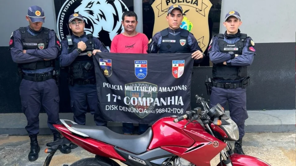 Motocicleta roubada é recuperada pela Polícia Militar no Bairro da Paz, em Manaus