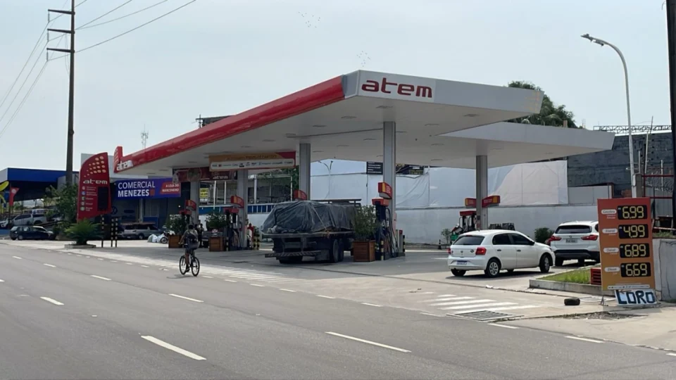 Veja vídeo: Assaltantes aterrorizam posto de combustíveis na zona leste de Manaus