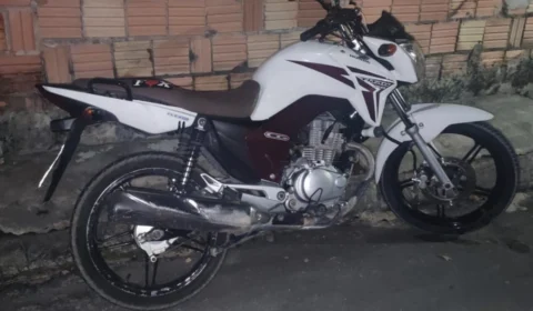 PMAM recupera motocicleta furtada no bairro Lago Azul