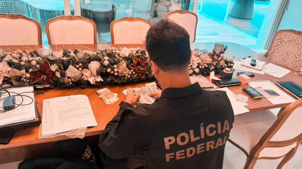 Polícia Federal e Receita Federal lançam ofensiva contra esquema bilionário de sonegação fiscal em Santa Catarina