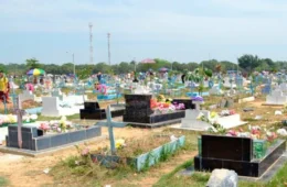 Cemitérios de Manaus funcionam das 6h às 18h para visitação no Dia de Finados