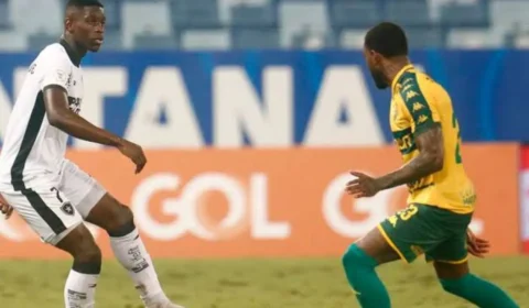 Botafogo joga para tentar manter vantagem na ponta do Brasileiro