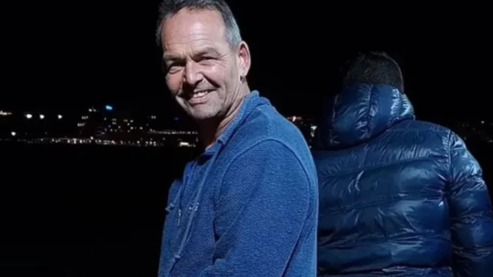 Homem vai ao hospital com gripe forte e descobre bactéria rara e mortal nas nádegas