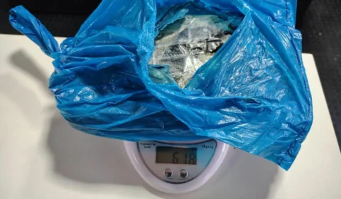 Droga avaliada em mais de R$12 mil é apreendida em embarcação no Amazonas