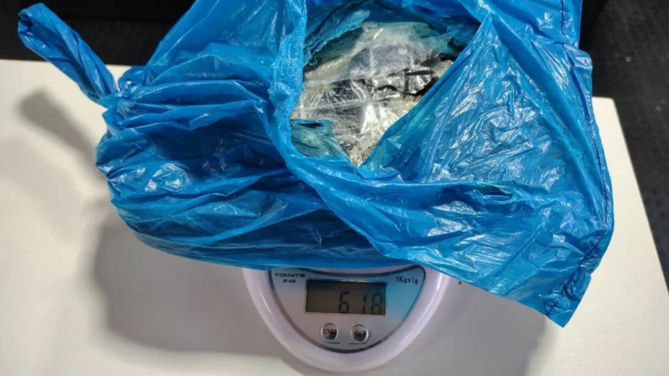 Droga avaliada em mais de R$12 mil é apreendida em embarcação no Amazonas