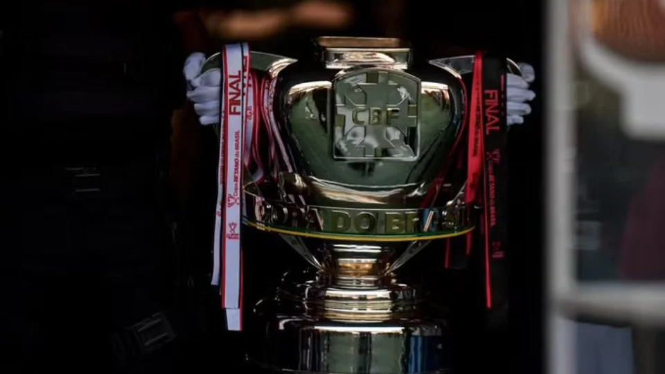 Flamengo conquista quinto título da Copa do Brasil com golaço de Gonzalo Plata