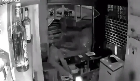 VEJA VÍDEO: pistoleiro executa homem e deixa adolescente ferido dentro de bar