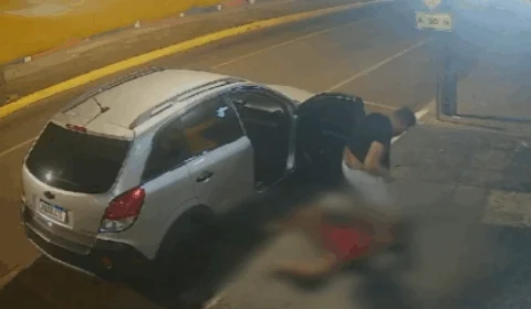 VEJA VÍDEO: mulher é agredida e arrastada na rua por namorado