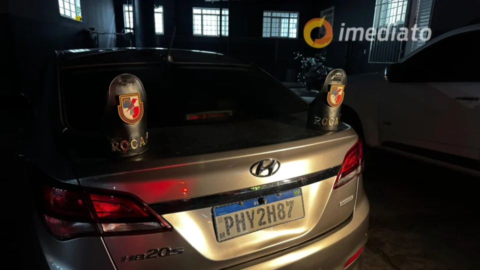 Assaltante é baleado em troca de tiros com a Rocam e carro de família é recuperado em Manaus