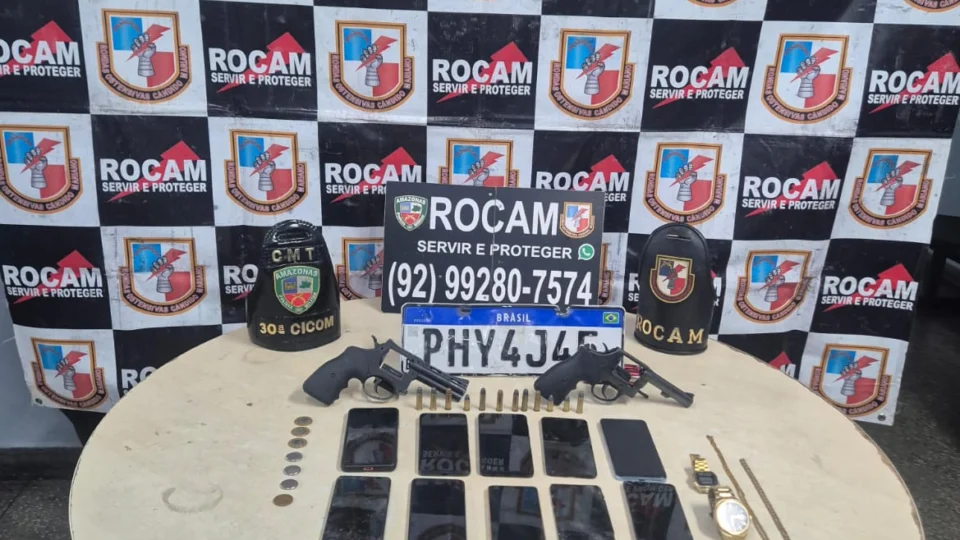 VÍDEOS: Rocam prende quadrilha que invadiu autoescola no São José e levou 15 celulares