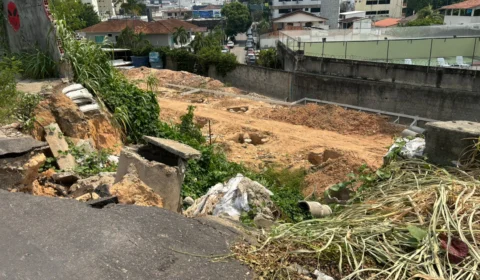 Moradores do Conjunto Manauense relatam riscos de desabamento na rua das Ametistas