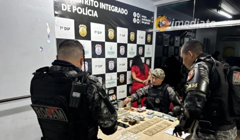 Mulher é presa com 1,5 kg de drogas no Centro de Manaus durante operação da Rocam