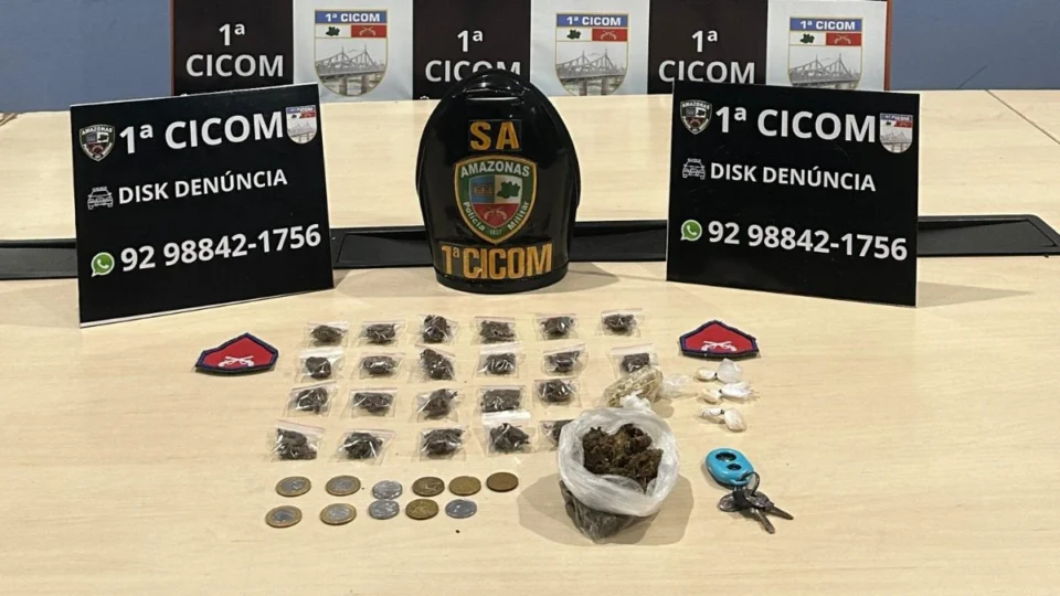 Polícia apreende drogas em beco no bairro São Francisco