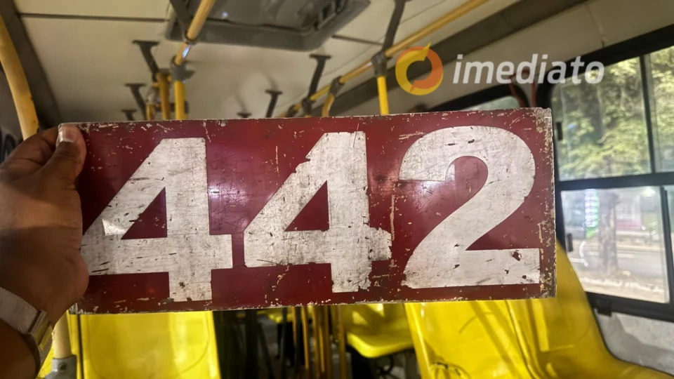 Passageiros vivem momentos de terror durante assalto a ônibus da linha 442 em Manaus