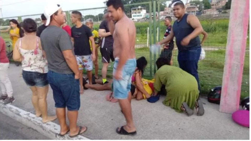 Motociclista sofre corte no pescoço ao ser atingido por linha de cerol no bairro Novo Aleixo