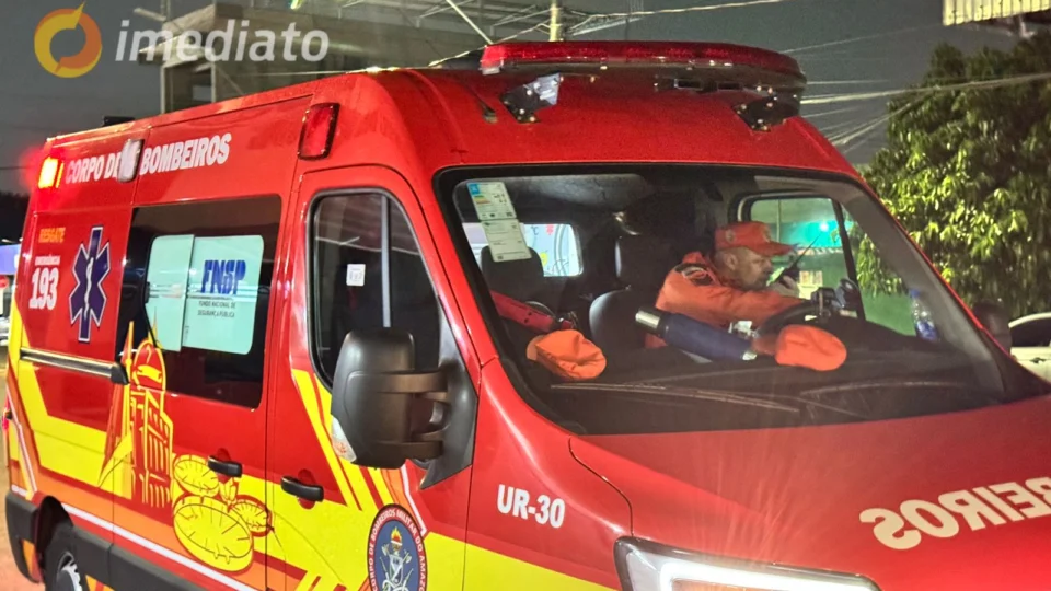 Idosa fica gravemente ferida após ser atropelada por moto no bairro Cachoeirinha