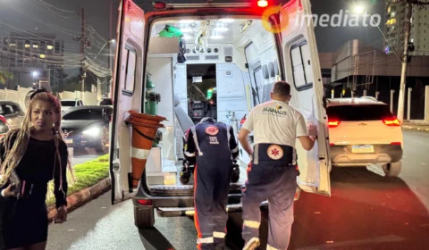 Colisão entre carro e moto deixa duas pessoas feridas na Avenida Efigênio Salles