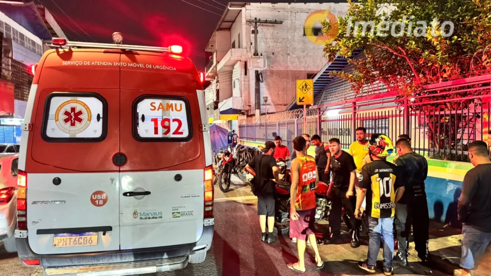 Mulher fica gravemente ferida após colisão entre motocicletas no bairro Alvorada