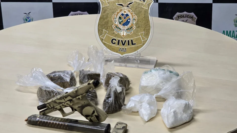 Polícia prende ‘Mikey Mau’, gerente do tráfico no Novo Aleixo, com armas e drogas