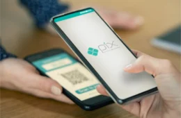 Procon-AM alerta sobre cobrança indevida de taxas extras em pagamentos com PIX