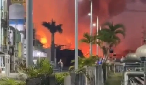 Vídeo: explosão causa incêndio em fábrica do Polo Industrial em Salvador