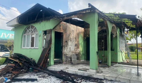 Incêndio atinge casa frequentada por usuários de drogas no Conjunto Tiradentes