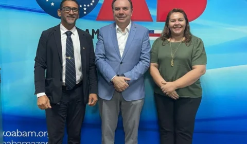 Presidente do CEBRASC, Giselle Scopel, debate inauguração de núcleo de arbitragem em Manaus durante diálogo com o presidente da OAB-AM