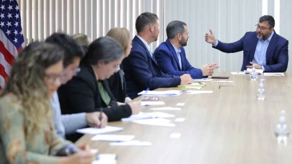 Wilson Lima discute instalação de escritório para emissão de vistos para região Norte