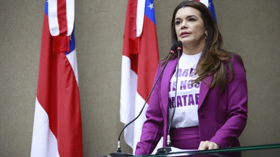 ‘Lugar de estuprador é na cadeia’, afirma deputada Alessandra Campelo sobre prisão de Alex Braga