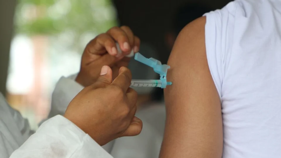 Postos do Amazonas já utilizam dose injetável como reforço contra poliomielite