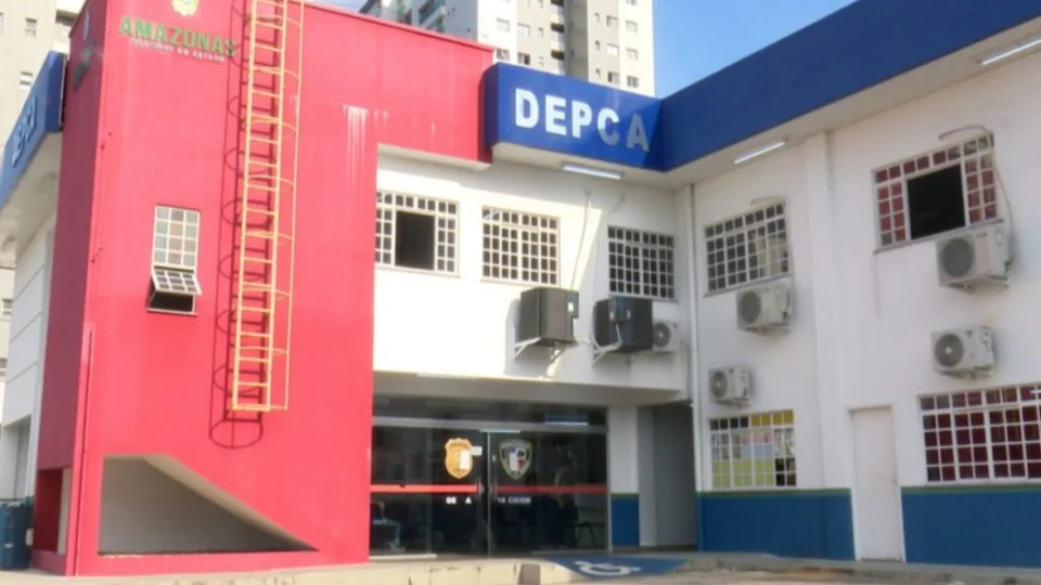 Homem é preso por estuprar e produzir material pornográfico infantil de seus três enteados