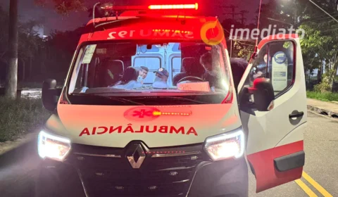 Casal cai de moto e mulher fica gravemente ferida no Distrito Industrial