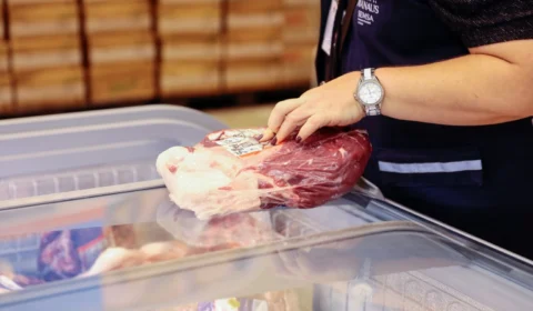 Alerta chama a atenção para o comércio de alimentos falsificados em Manaus