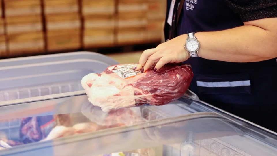 Alerta chama a atenção para o comércio de alimentos falsificados em Manaus