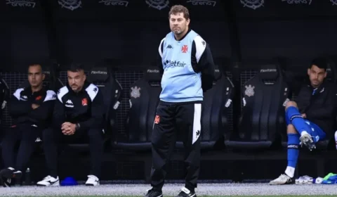 Vasco demite Rafael Paiva após derrota para o Corinthians
