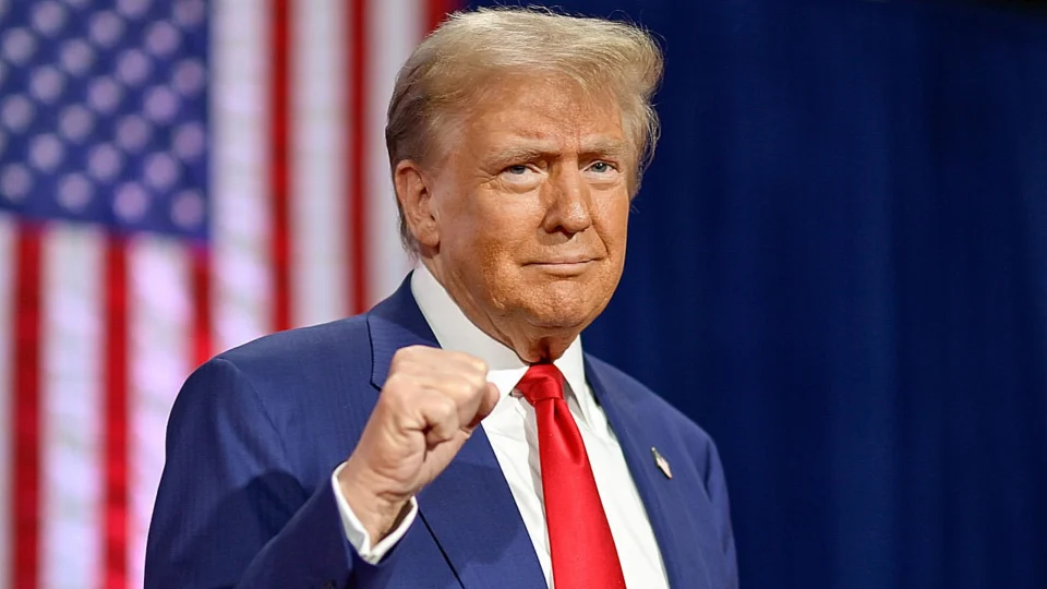 Trump vence Kamala Harris e retorna à Casa Branca