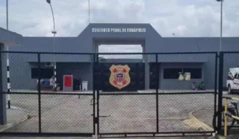 Grupo armado invade presídio e 16 presos fogem no sul da Bahia